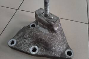 Кронштейн опори КПП верхній Ford Mondeo 4 2.0TDCI 2007- 7M125MA