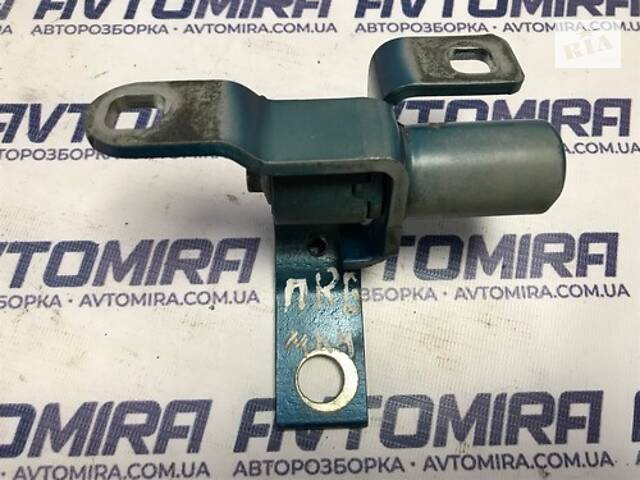 Петля дверки передньої правої верхня Ford Mondeo 4 2007-2014 6M21U22804AE