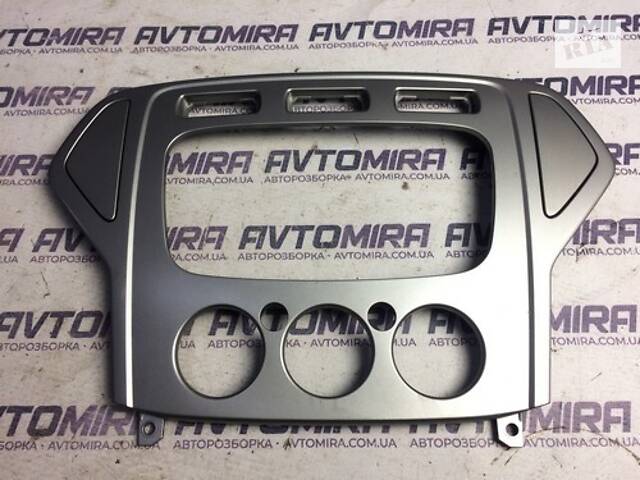 Накладка магнитолы Ford Mondeo 4 2007-2014 7S7118522CDW