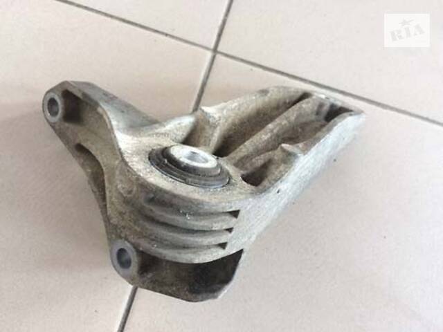 Кронштейн двигателя Ford Mondeo 4 2007-2014 Ford Mondeo 4 6G916P093