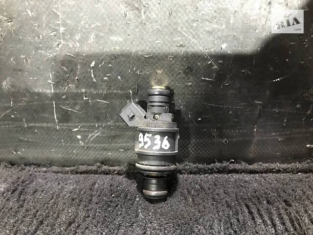 Форсунка бензинова електрична 1.8 16V Opel Astra G/Zafira A/Vectra B 90536149 9536