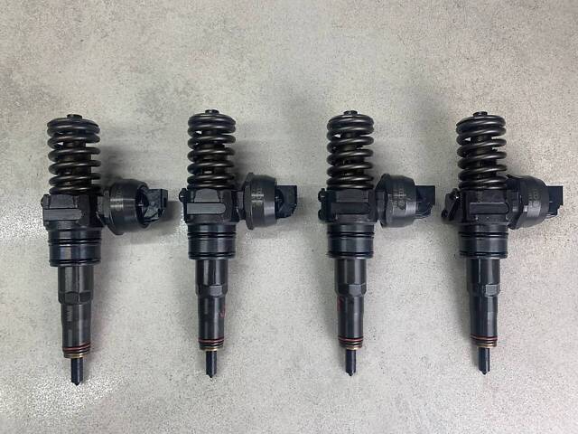 Насос форсунки для Skoda SuperB 2.0 TDI 2008-2010 - Фото 1