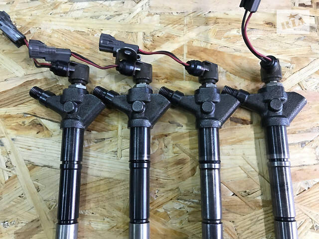 Форсунки Тойота Авенсис Корола Рав4 2.2 Toyota 23670-0r040 23670-26011 ...