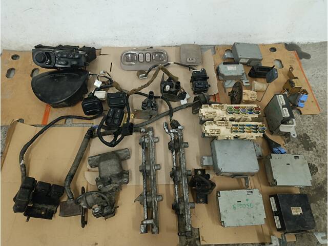 Форсунки топливные Mazda xedos 6 2.0v6 - Фото 1