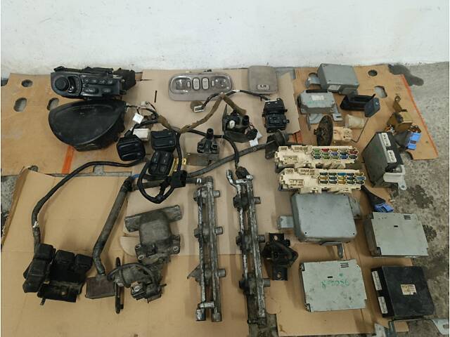 Форсунки топливные Mazda xedos 6 2.0v6 - Фото 2