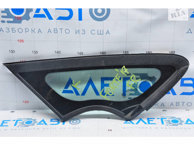 Форточка глухое стекло передняя правая Kia Forte 4d 14-18 черн