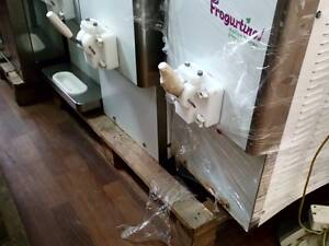 Фризер для приготування м'якого морозива, настільний