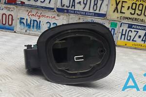 FT4Z5827936A - Б/У Корпус лючка топливного бака на FORD EDGE 2.7