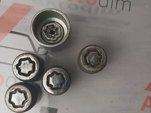 Колесный болт (секретка комплект) B327EYA000 Subaru XV 2011-2017