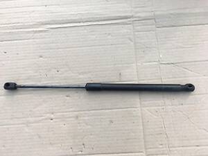 Газовая пружина держатель амортизатор двери багажника 3C9827550A VW Passat B6 3C9 827 550 05-10 запчасти б\у