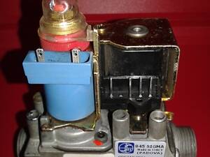 Газовий клапан на котел Ariston UNO 24 MFFI