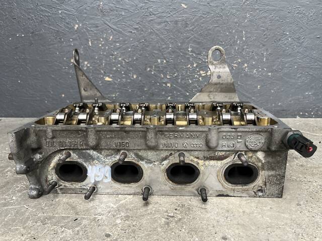 ГБЦ головка блока VW Touran I 1.6 FSI - Фото 1