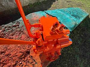 Гидравлический двухсекционный распределитель с перепускным краном давления масла на буровую установку УГБ 50 в сборе