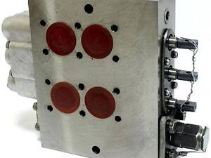 Гідророзподільники для екскаваторів