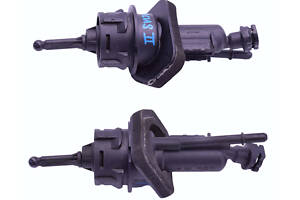 Головний циліндр зчеплення 1539937 FORD Focus II 04-11, Focus III 11-18, Kuga 08-13, Kuga 13-21, C-MAX 02-10, C-MAX 10-19; MAZDA 3 BL 09-14, 3 BK 03-09, 5 10-15, 5 05-10; VOLVO V50 07-12, C30 06-13, C