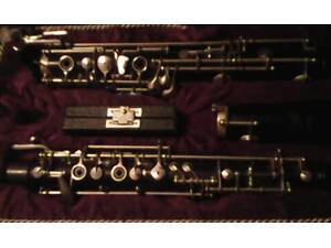 Гобой французской системы из черного дерева 'Amati-Kraslice.'