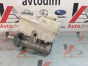 Головний гальмівний циліндр з бачком 460105X00A Nissan Navara D40