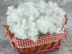 Холлофайбер 1 кг универсальный наполнитель для одеял, подушек, мягких игрушек (шарики) белый 55108