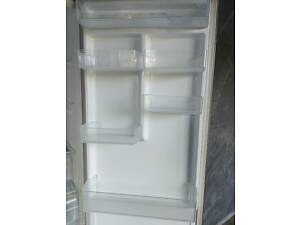 Холодильник Самсунг, б/у металического цвета