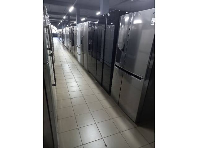 Холодильник Side-by-Side Samsung RSH1KLBG NoFrost б/у состояние нового, имеет большой объем, комфортный комплект. - Фото 3