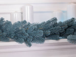 Хвойная литая гирлянда 2 м голубая ветки елки