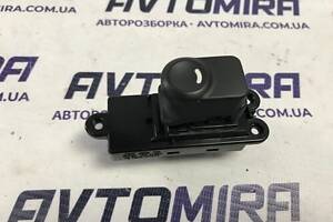 Кнопка склопідйомника задніх правих/лівих дверей Hyundai i30 2007-2012 935802L010