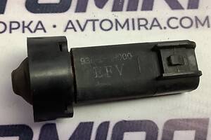 Кінцевик капоту Hyundai i30 2007-2012 938801H000