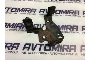 Кронштейн кінцевика капота Hyundai i30 2007-2012 938801H000