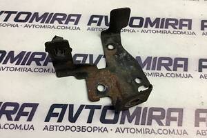 Кронштейн кінцевика капота Hyundai i30 2007-2012 938801H000