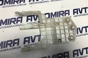 Кронштейн замка задней левой двери Hyundai i30 HB 2007-2012 834952R000