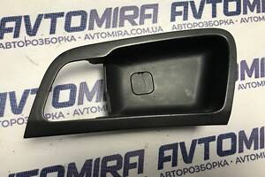 Накладка ручки задньої лівої дверки Hyundai i30 HB 2007-2012 836112L000