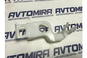 Кронштейн задней правой дверки Hyundai i30 HB 2007-2012 9045000400