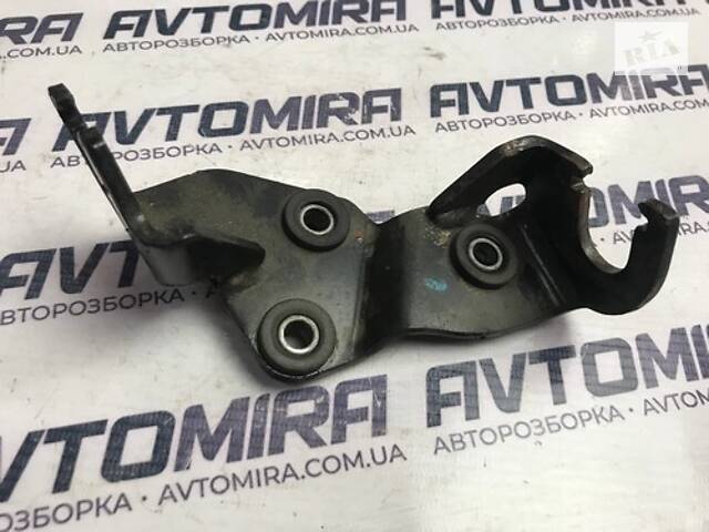 Кронштейн троса МКПП Hyundai Santa FE II 2.2 CRDI 2009-2012 4392038022