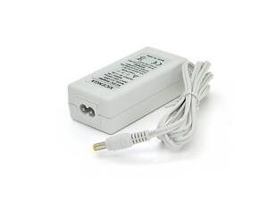 Імпульсний адаптер живлення 9 В 3 А (27 Вт) штекер 5.5/2.5 довжина + кабель живлення 1,2 м, Q50, White