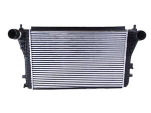 Интеркулер Audi A3 2003-2013 Nissens 96568 Seat Altea