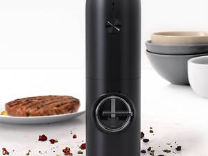 Подрібнювач для перцю Maestro MR-1615-BLACK 5х5.5х18 см чорний