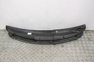 Жабо під лобове скло (пластик) Toyota Yaris 2005-2011 5570852050