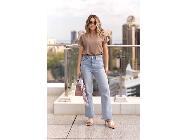 Женская блузка с вырезом и коротким рукавом 'Fly' оптом | Батал Капучино, 50-52 - Фото 4