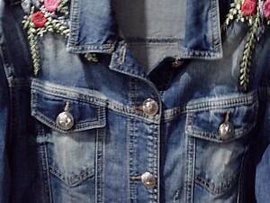 Жіноча джинсова куртка