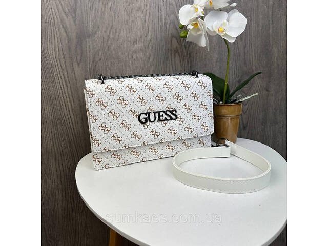 Качественная женская мини сумочка клатч на цепочке стиль Guess черная сумка на плечо Бежевый - Фото 2