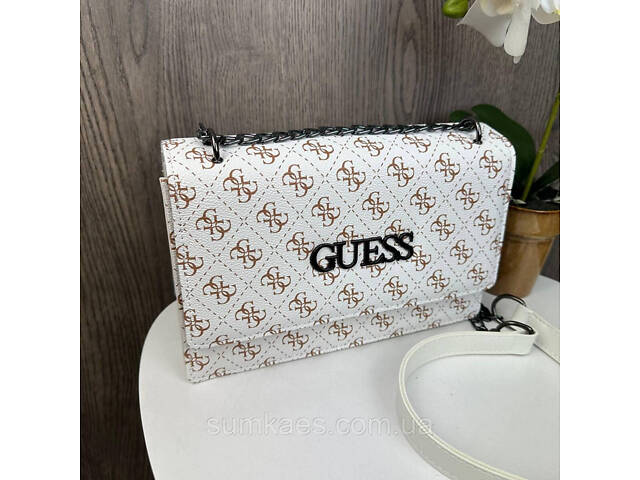 Качественная женская мини сумочка клатч на цепочке стиль Guess черная сумка на плечо Бежевый - Фото 7