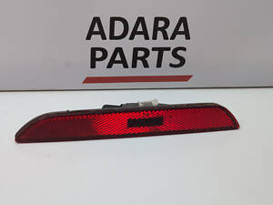 Катафот (отражатель) заднего бампера, левый для Ford Mustang 2018-2023 (S550 restyle) (FR3Z15A201A)