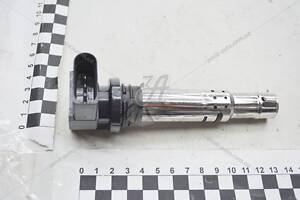 Котушка запалювання з наконечником дроти до свічки VW Polo 1.6 (13-) (036905715H) VAG