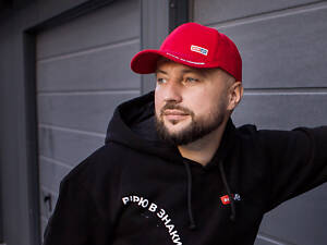 Кепка червона “Знаю, бо перевіряю”