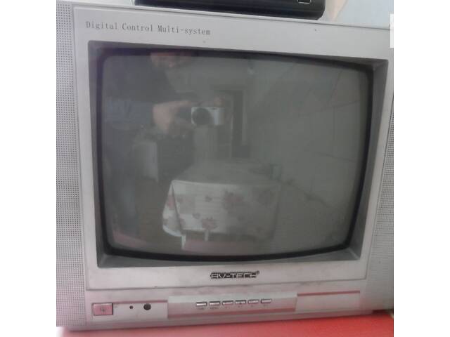 Кинескопный телевизор AV-TECH, диагональ 14'.