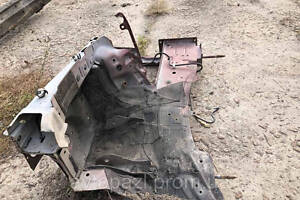 KL0394 BBP25331XE Лонжерон со стаканом перед R Mazda 3 BL 09-13 PK