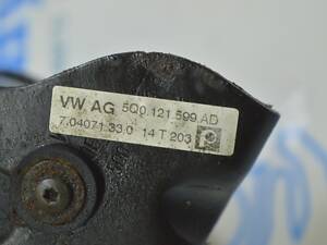 Клапан системы охлаждения второй Audi A3 8V 15-20 (01) 5q0.121.599