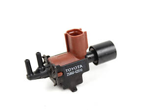 Клапан вакуумный 3.0 Toyota Camry 30 2001-2006 2586062010