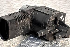 Клапан вентиляції картерних газів Touareg NF (2010-2014), 1K0906283A