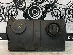 Клапанная крышка VW Passat B5 1.9 TDI AJM 038103475a